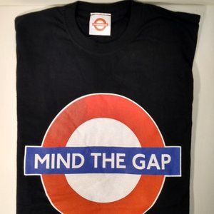 London Underground Mind The Gap T Shirt size Medium